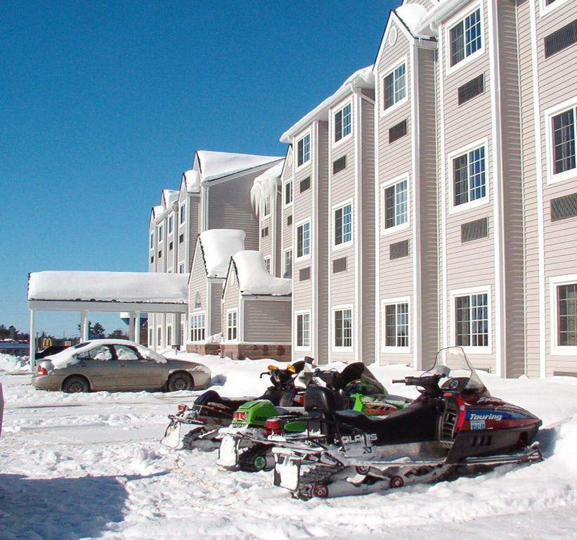 Parry Sound Inn And Suites ภายนอก รูปภาพ